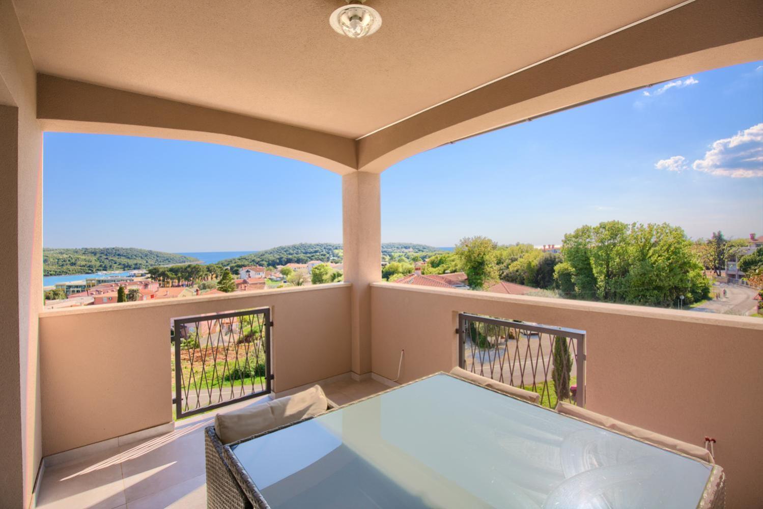 Apartment Harmony - *